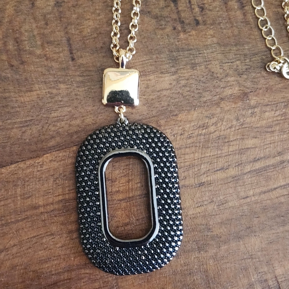 Liz Claiborne Gold Tone and Black Pendant Necklace - Picture 2 of 5